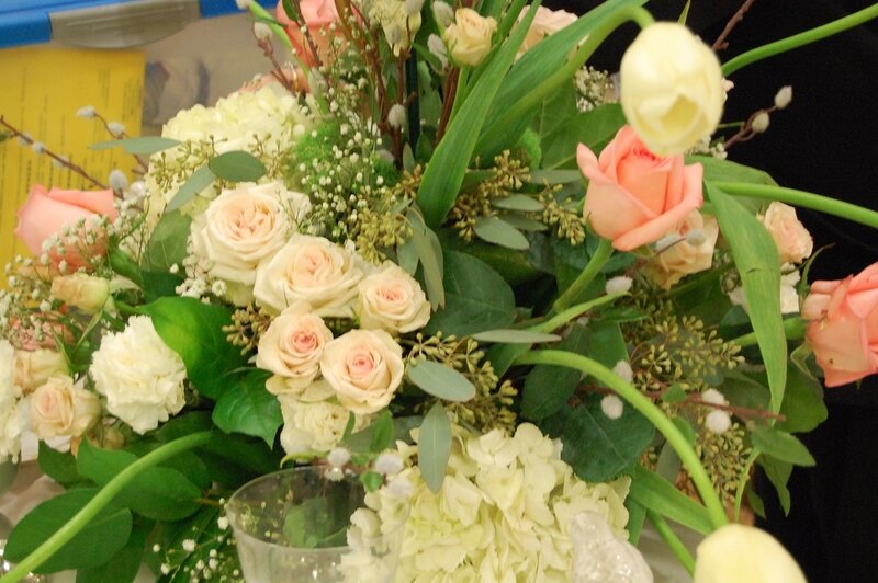Flower Bouquet with Roses — White