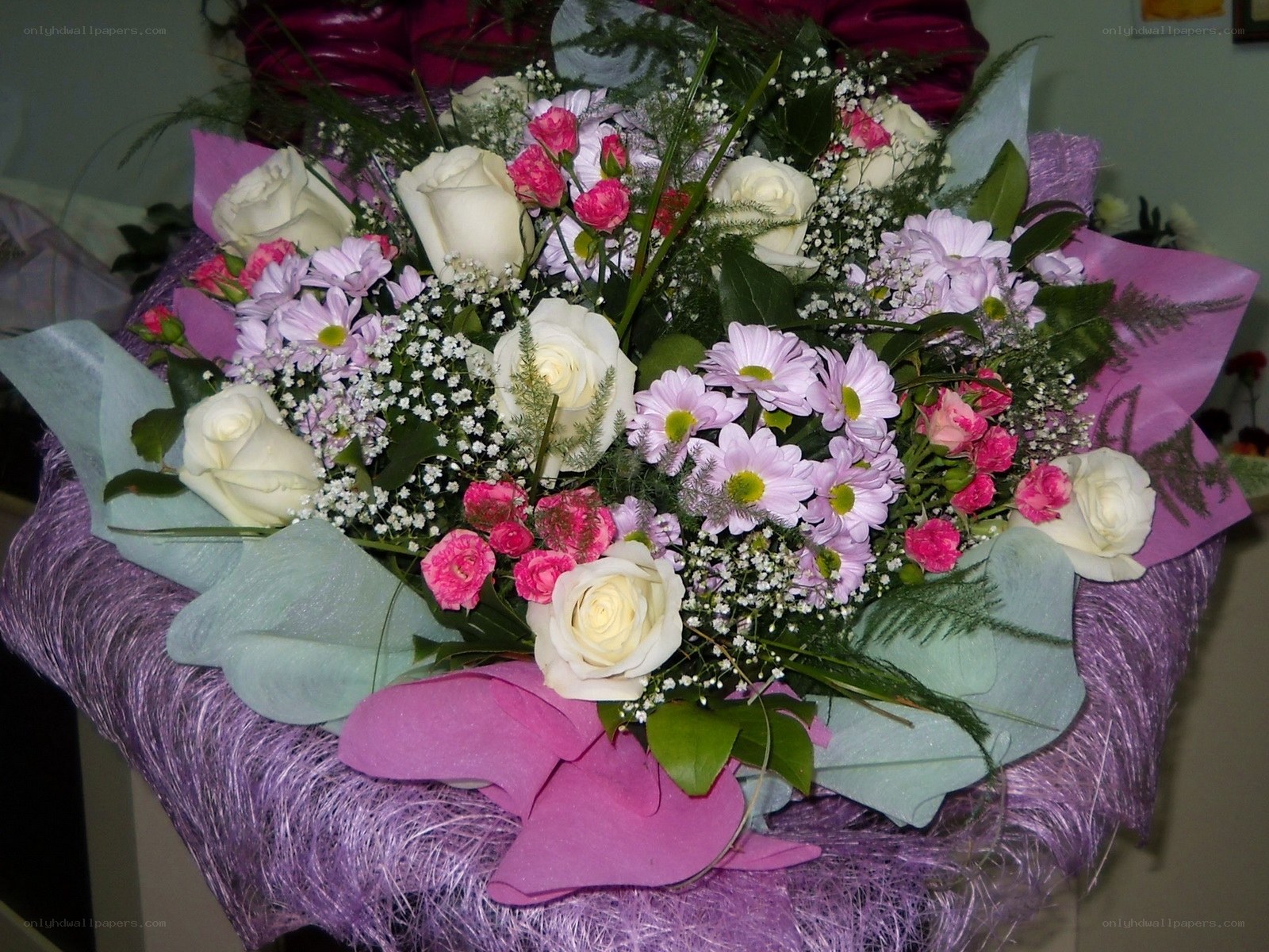Flower bouquet with roses