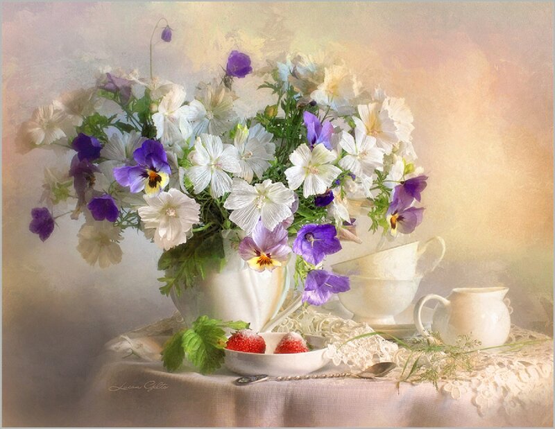 Flower Bouquet with Strawberries — White