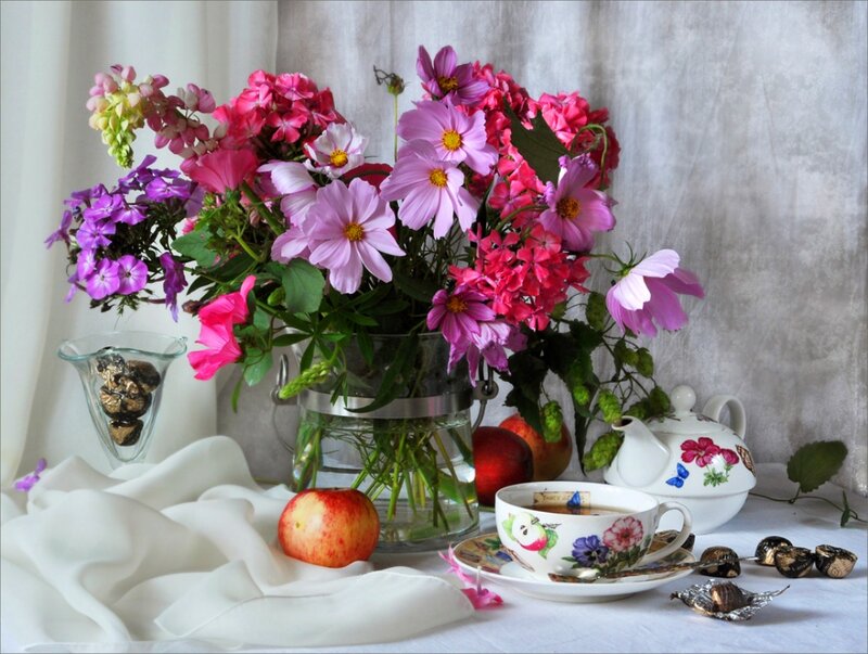Flower Bouquet with Tea Set