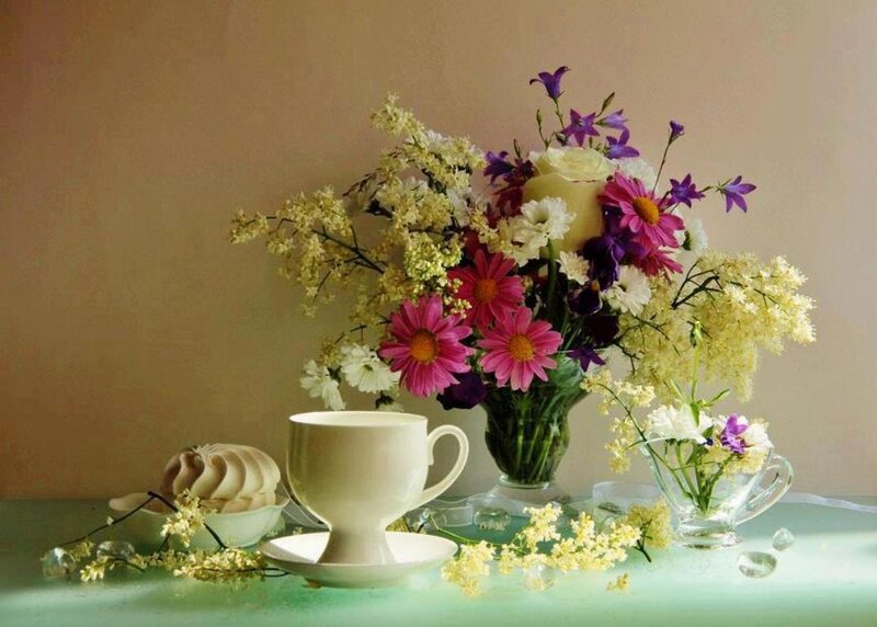 Flower Bouquet with Tea Set — White