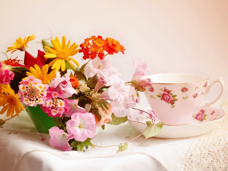Flower Bouquet with Teacup — Pink
