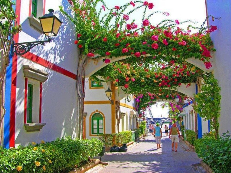 Flower-covered Archway — White