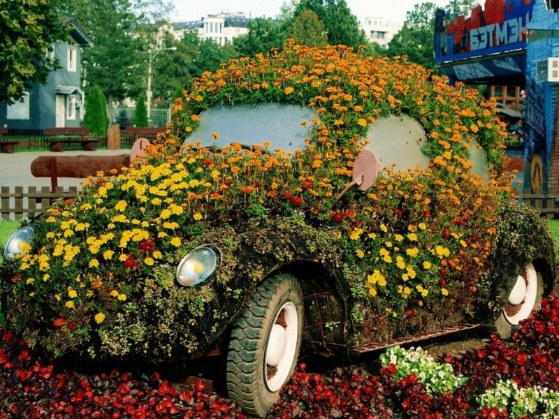 Flower-covered Car Sculpture — Yellow