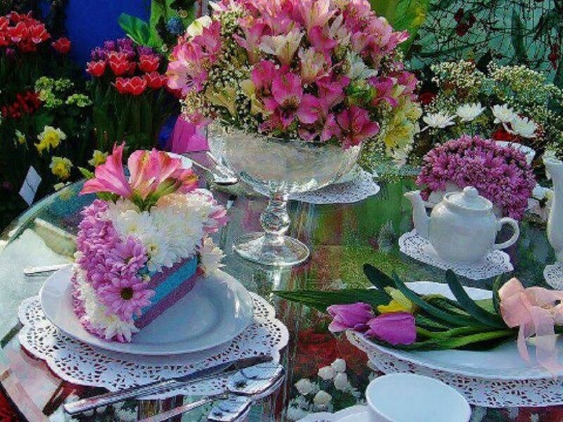 Flower-decorated Cake Slice