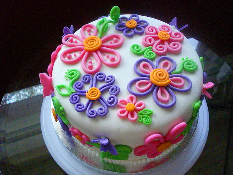 Flower-decorated Cake — White