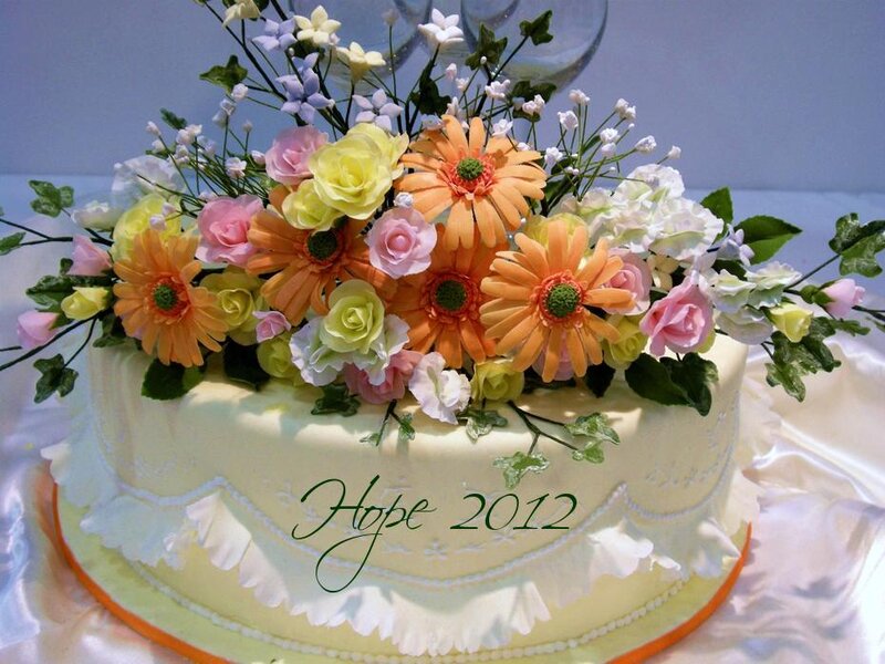 Flower-decorated Cake — Yellow