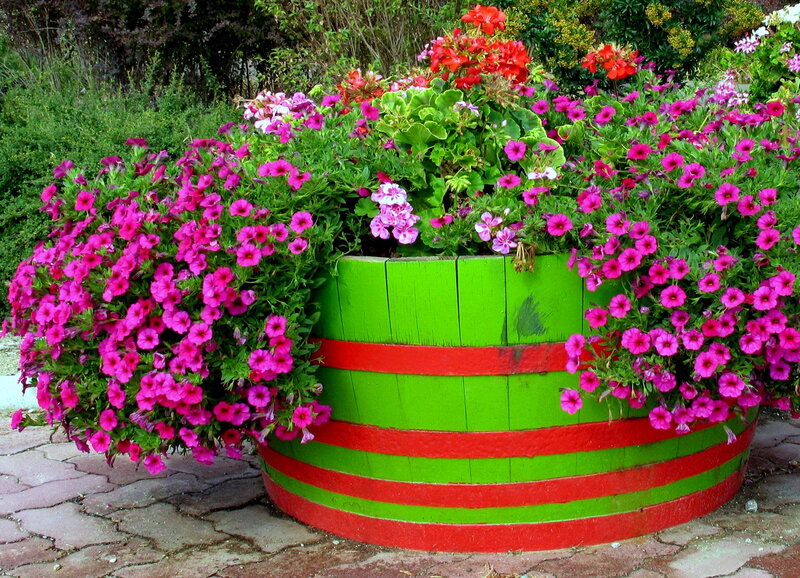 Flower-filled Barrel — Green