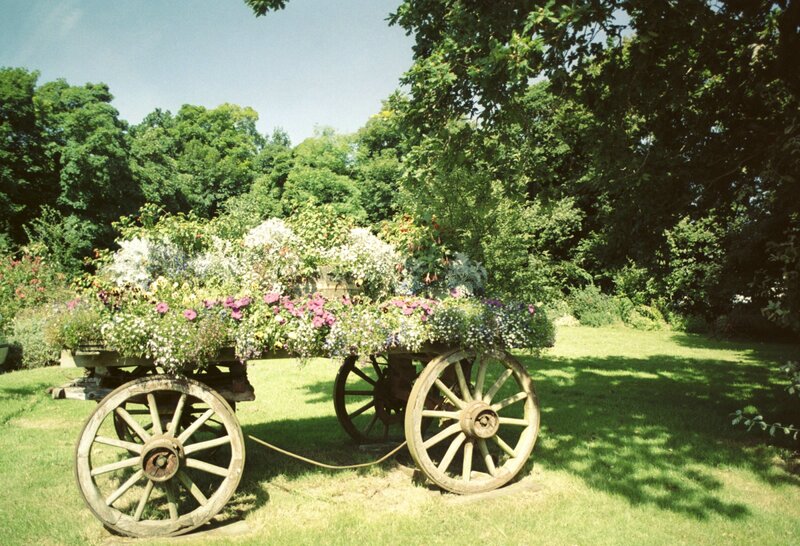 Flower-filled Wagon — Green