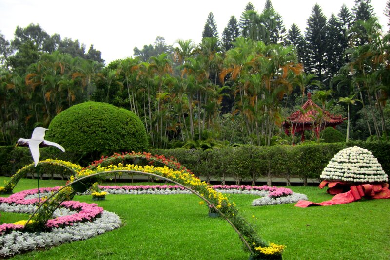 Flower Garden with Arch — Green