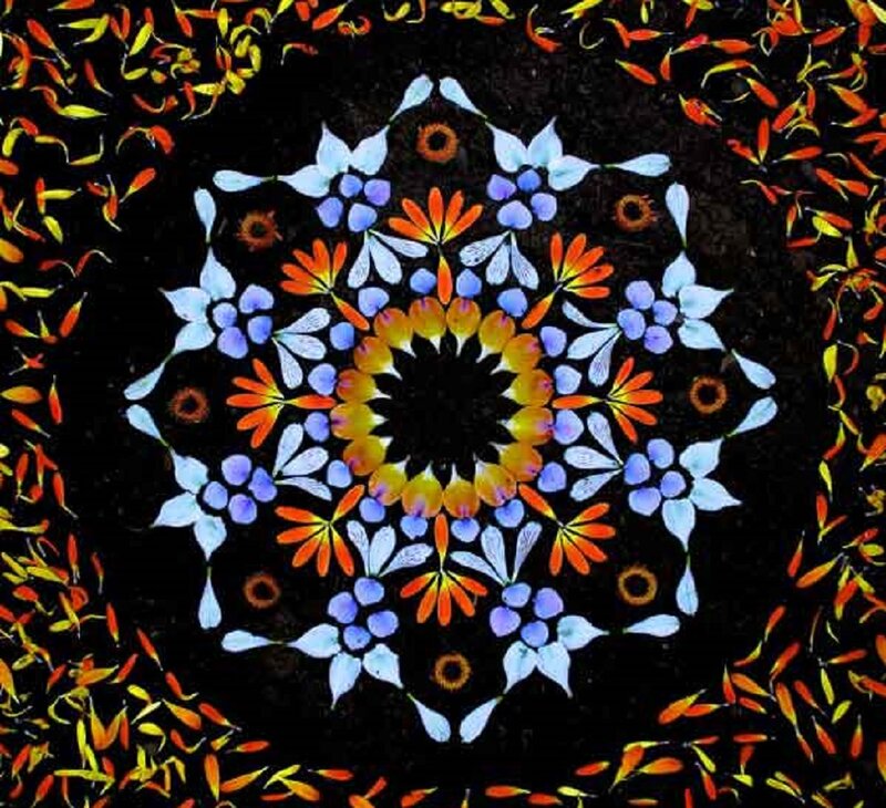 Flower Mandala Pattern — Black