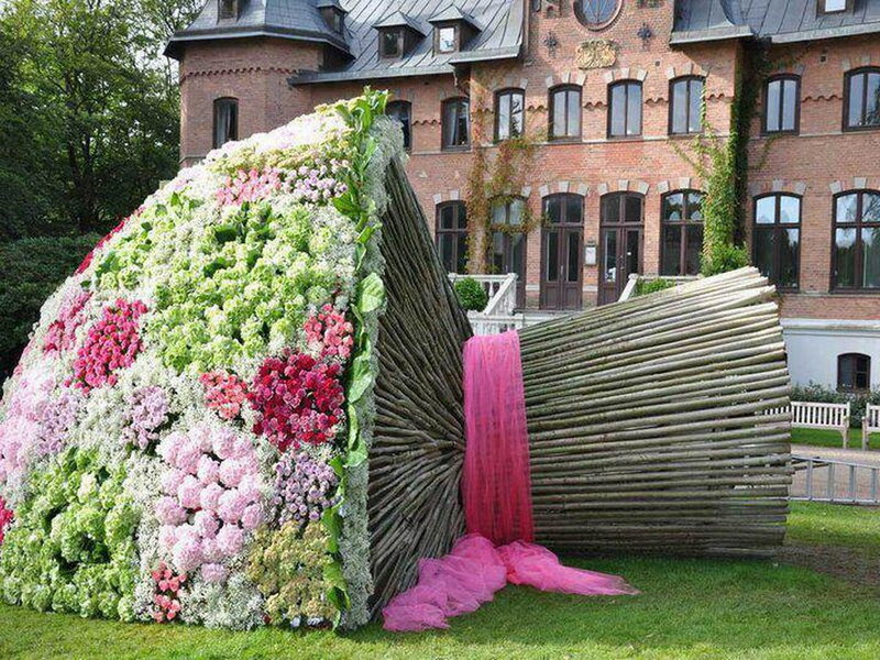 Flower Sculpture in Garden — Green