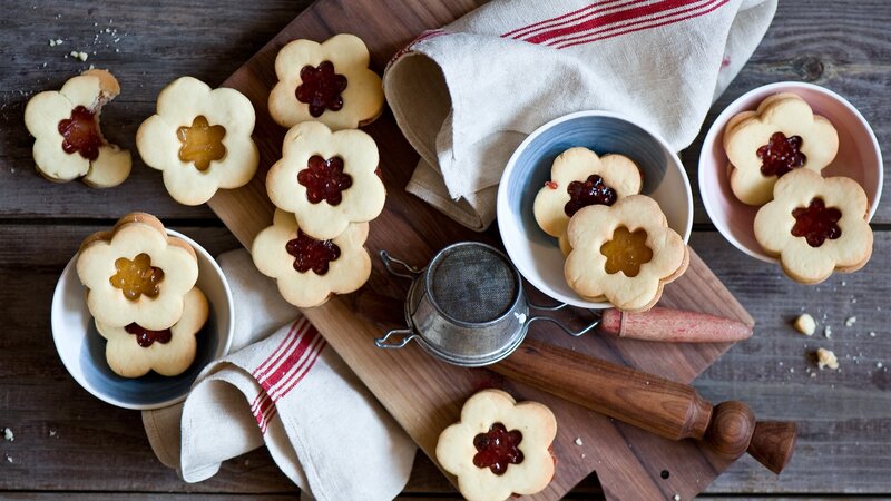 Flower-shaped Cookies — Brown