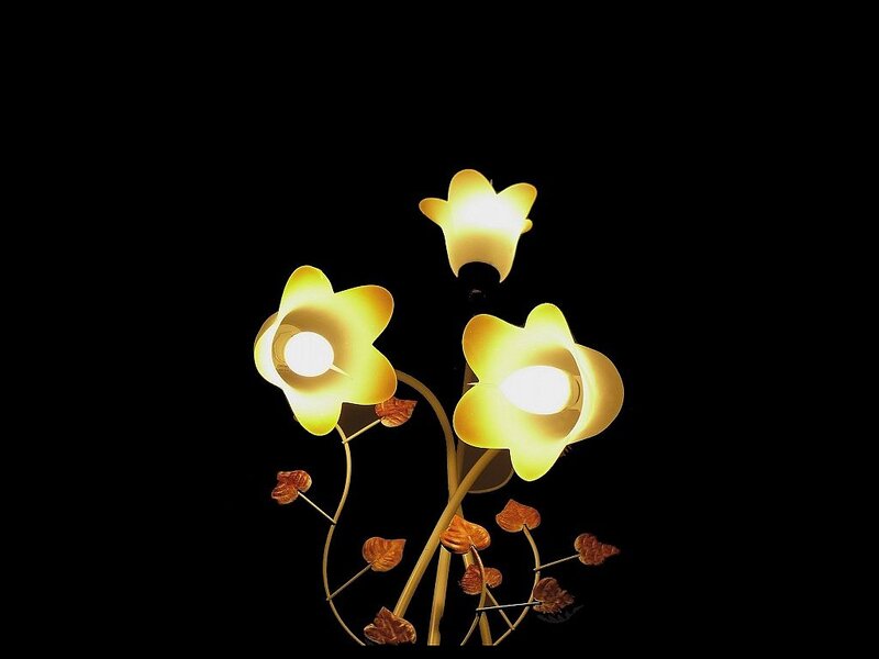 Flower-shaped Lamps