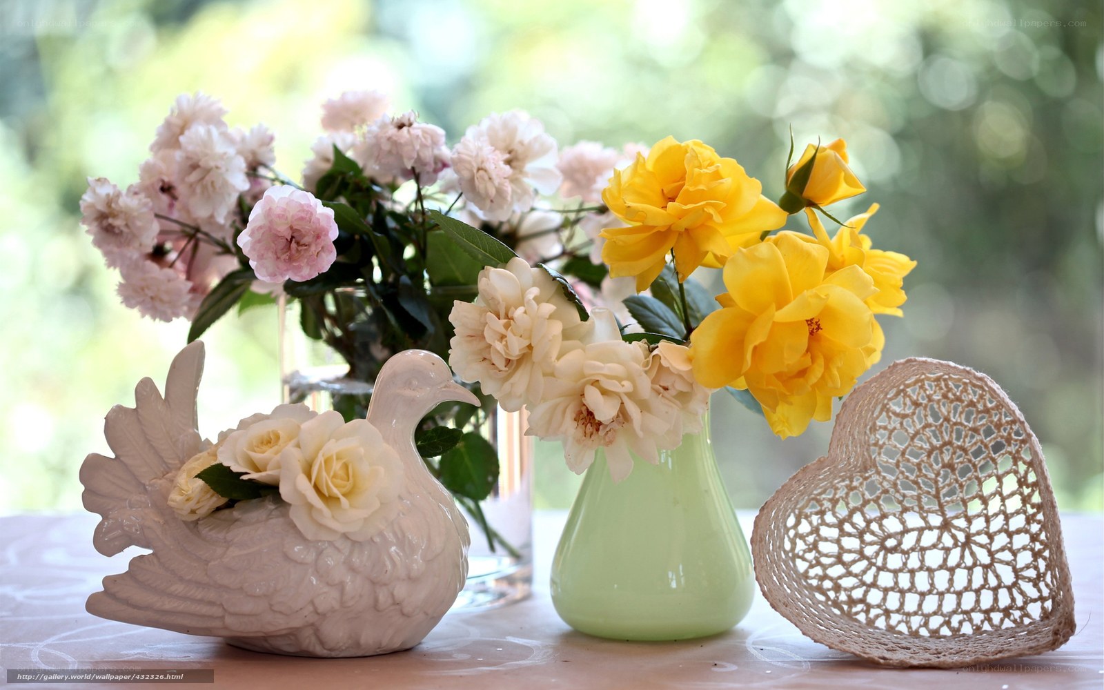 Flowers and decorative objects