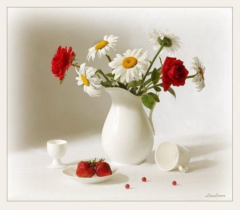 flowers and strawberries still life