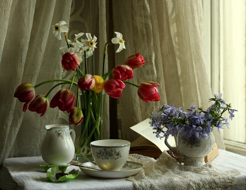 Flowers and Tea Set — White, Serene
