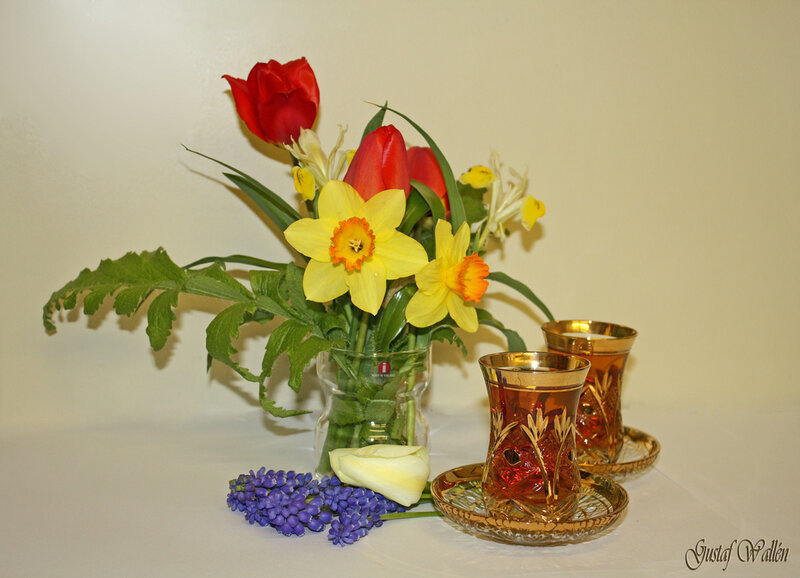 Flowers and Tea Set — Yellow