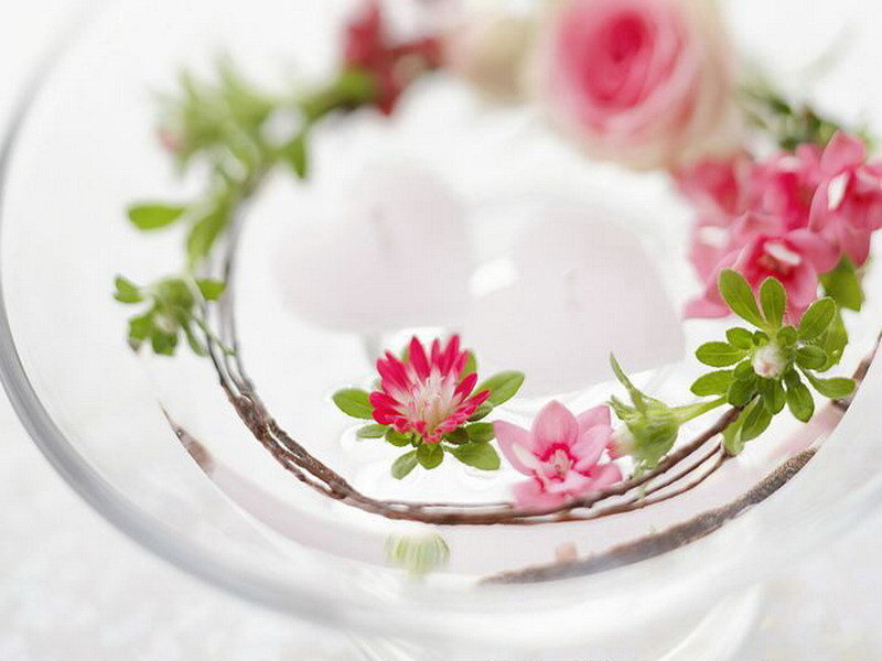 Flowers floating in a bowl