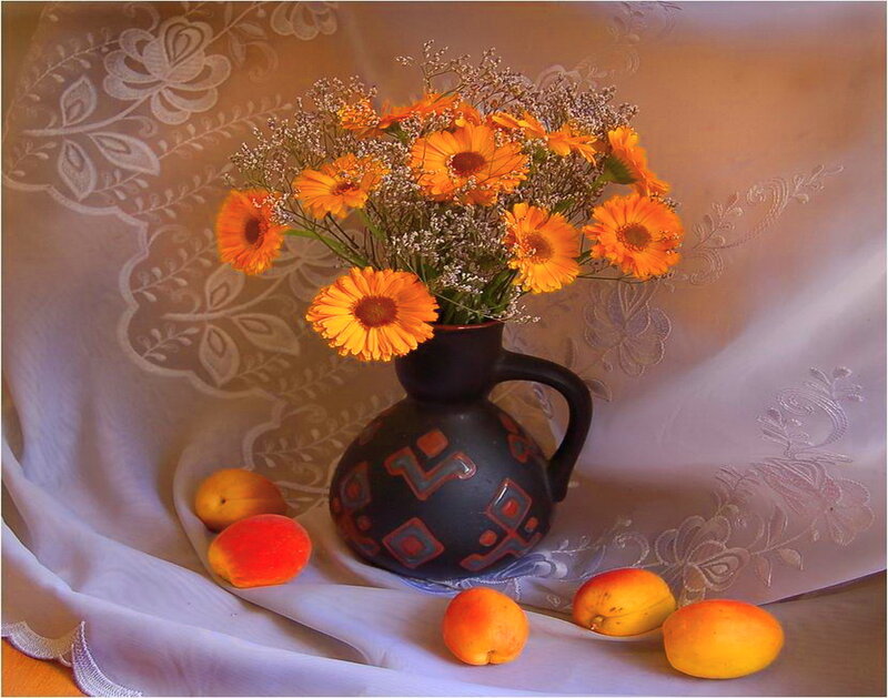 Flowers in a Vase — Orange, Calm