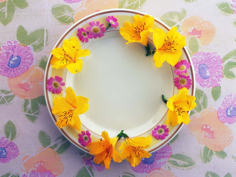 Flowers on a Plate — Yellow