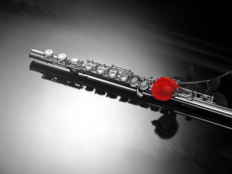flute with red rose