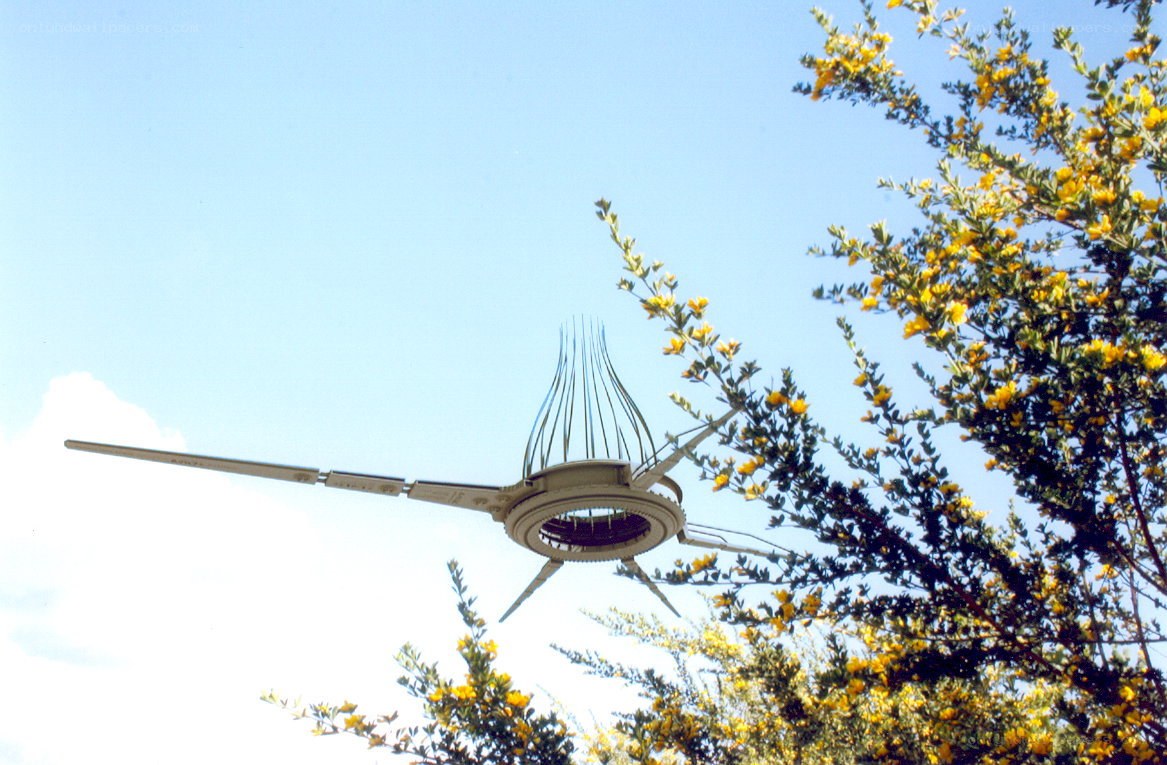 flying saucer sculpture