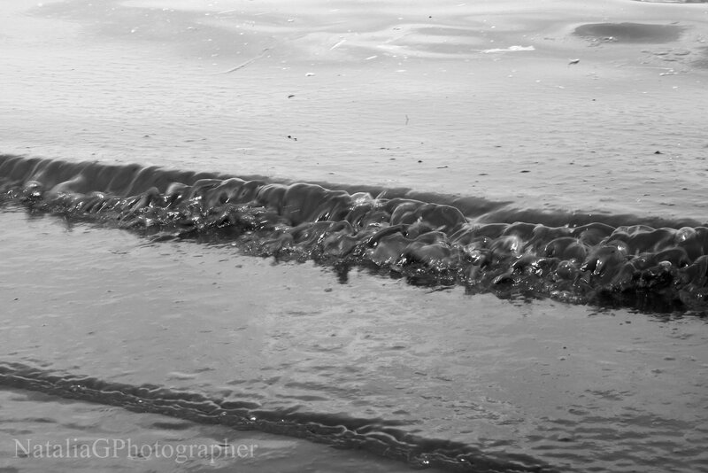 Foamy Wave on Beach — Black
