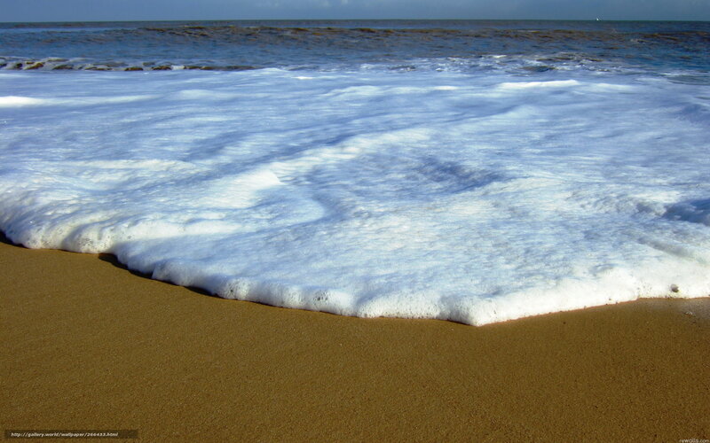 Foamy Wave on Sand — Blue, Calm