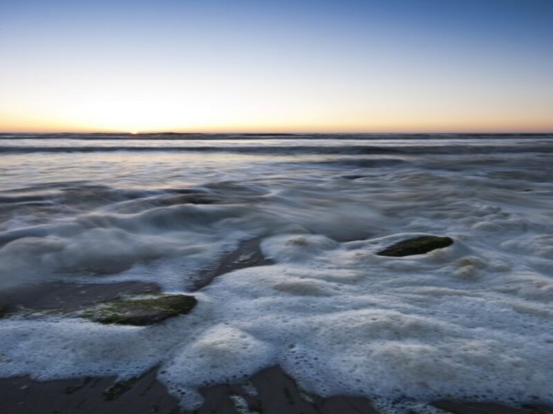 Foamy Waves at Sunset — Blue, Serene