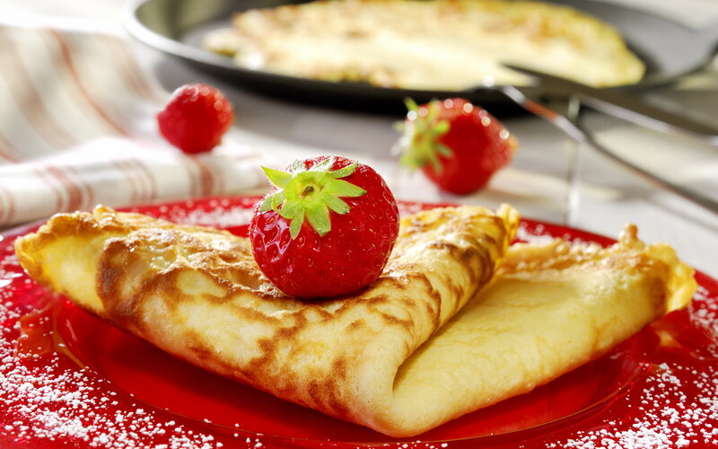 Folded Crepes with Strawberry