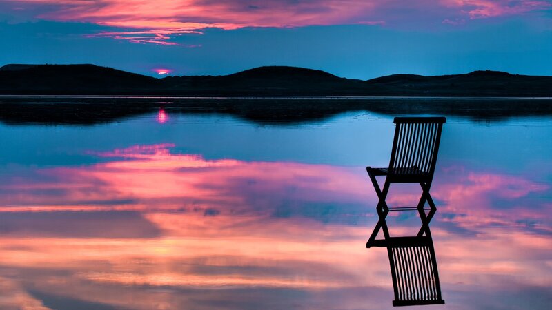 Folding Chair on Water — Blue