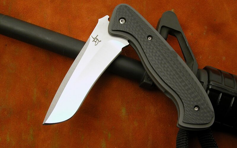 folding knife with carbon fiber handle