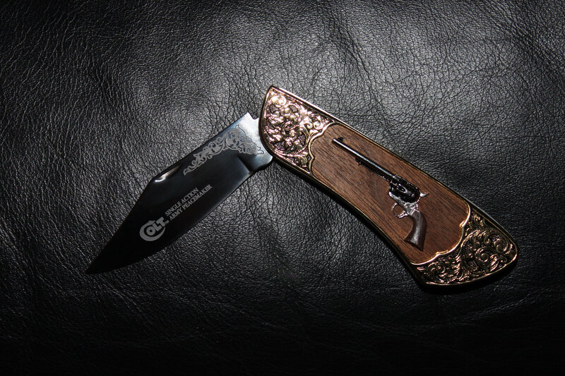 Folding Knife with Gun