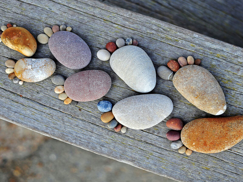 Foot-shaped Pebble Arrangements