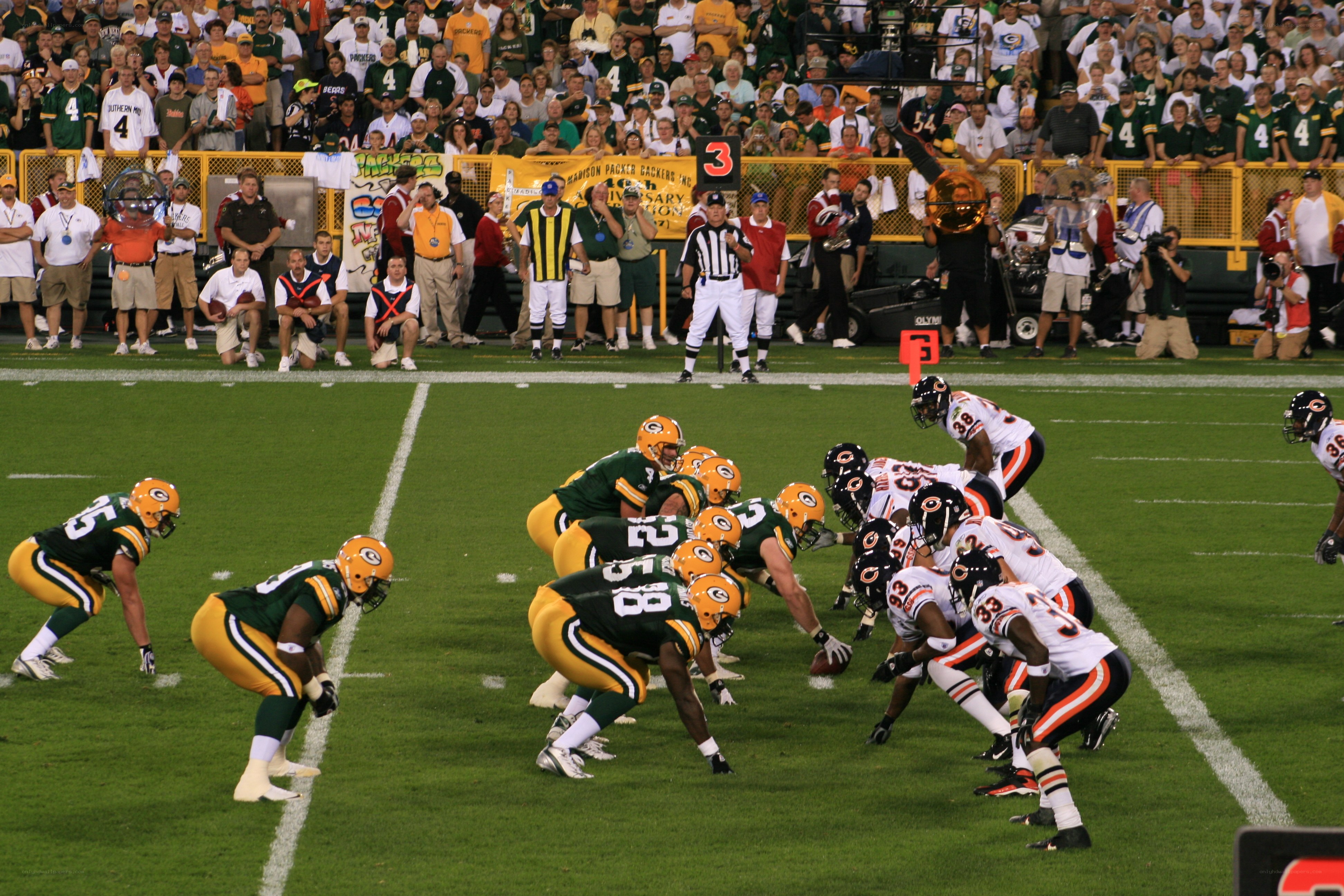 Football game between Packers and Bears