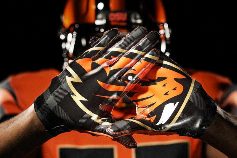 football gloves with tiger logo