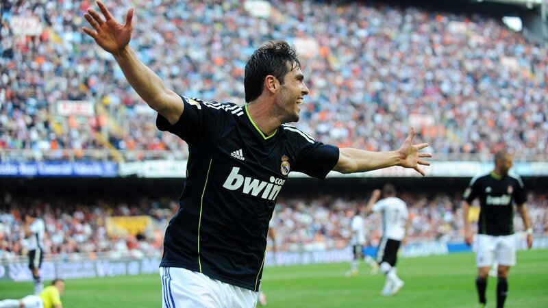 football player celebrating goal
