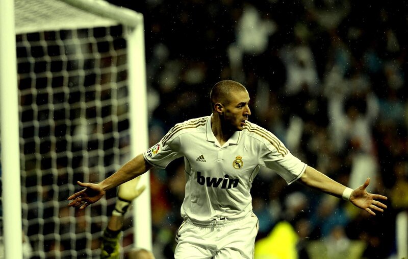 football player celebrating goal