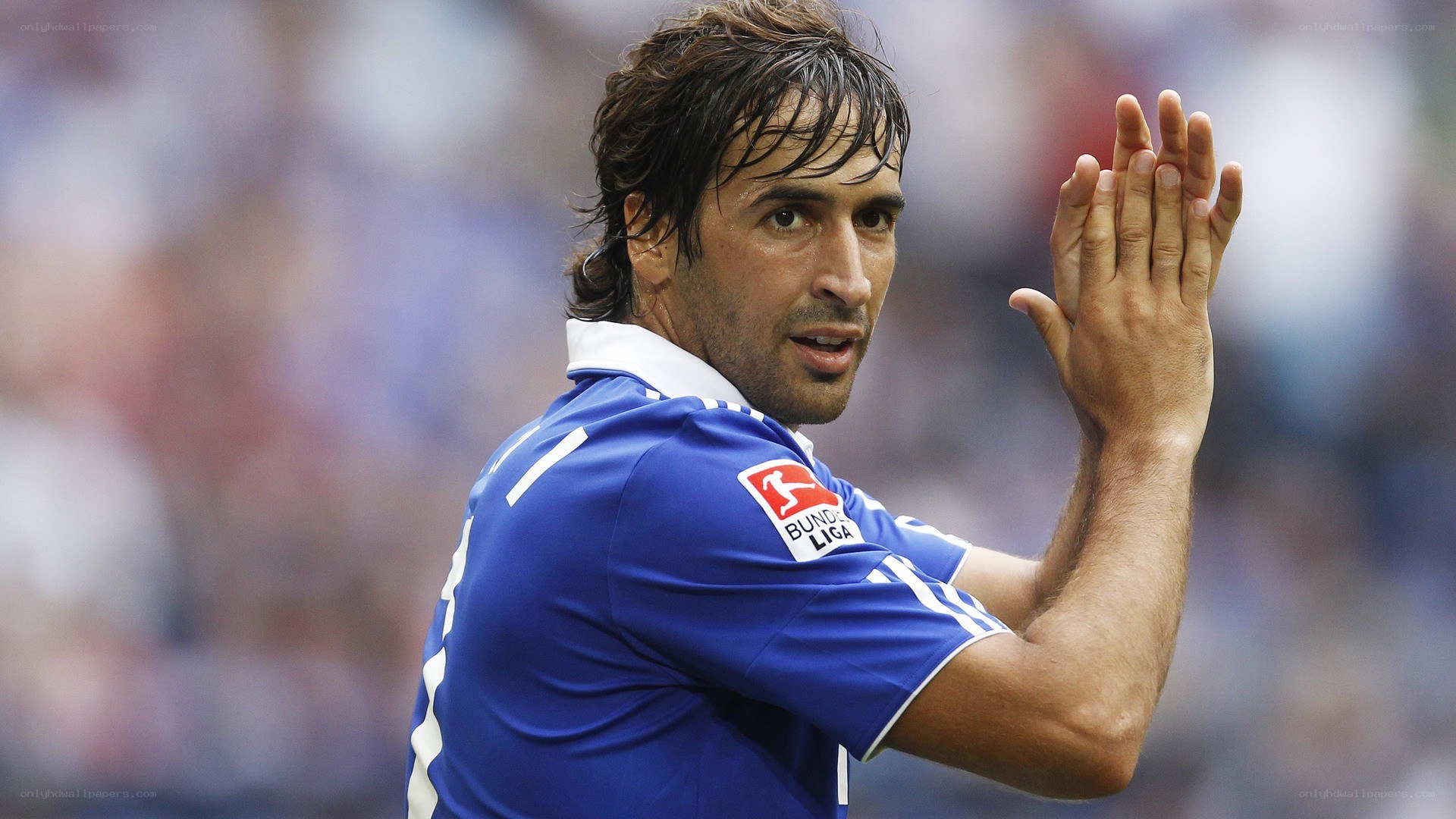 football player clapping