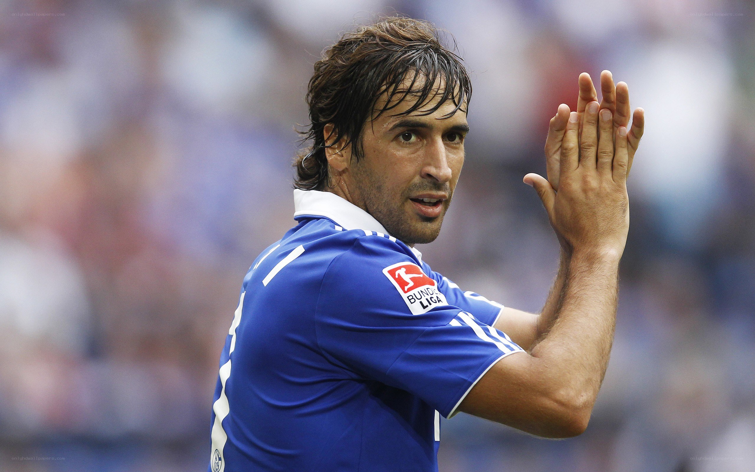 football player clapping