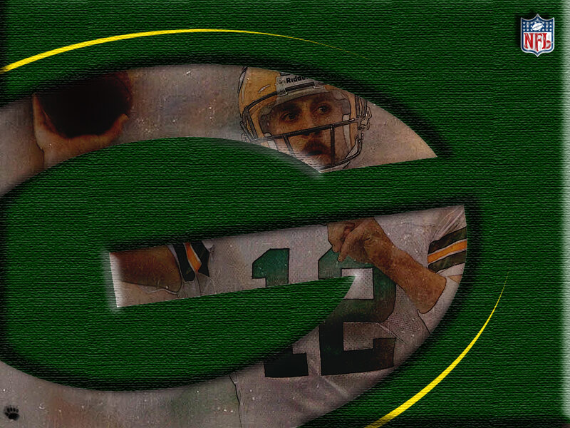 Football Player in Uniform — Green, Dynamic