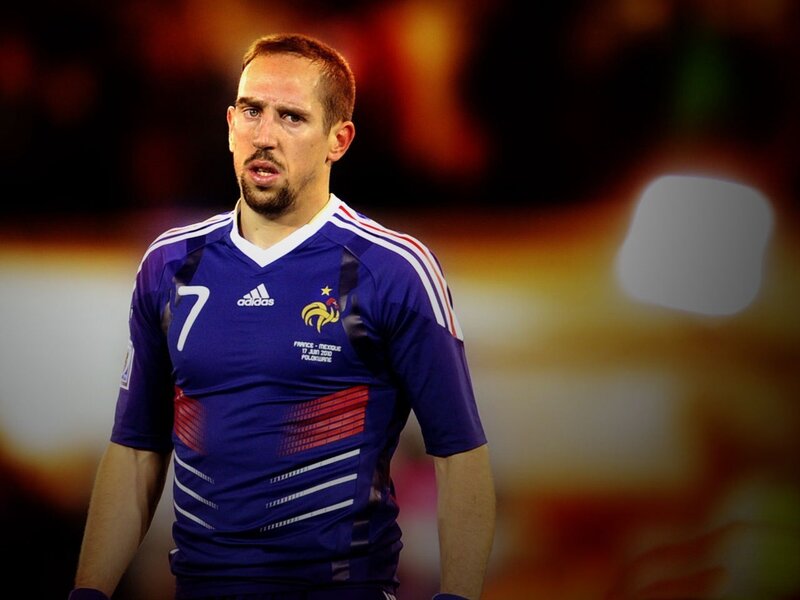 Football Player in Uniform — Purple, Focused