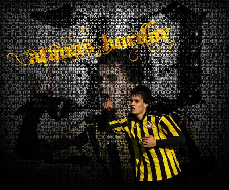 football player in yellow and black