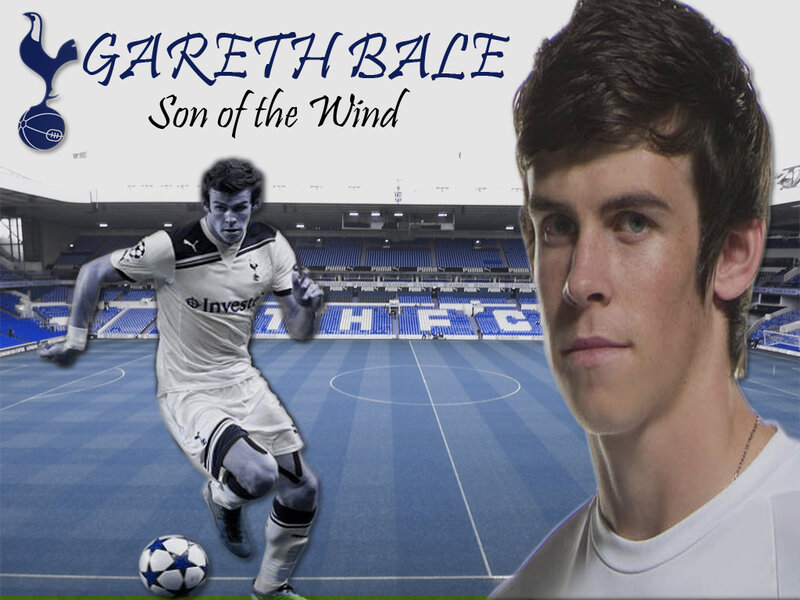 Football Player on Pitch — Blue