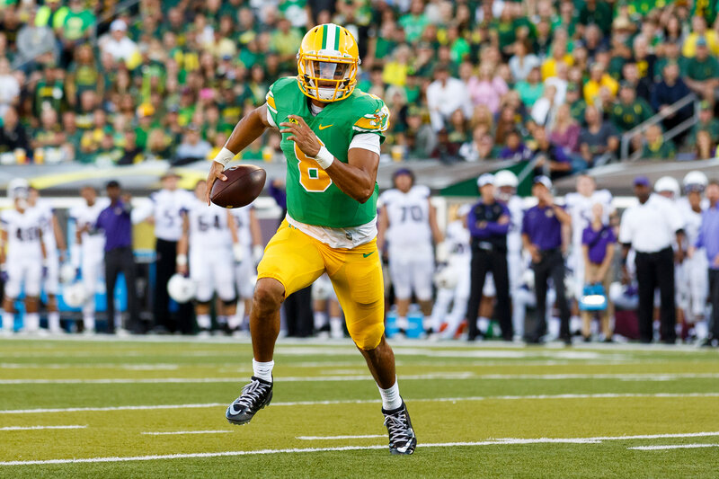 Football Player Running — Green, Active
