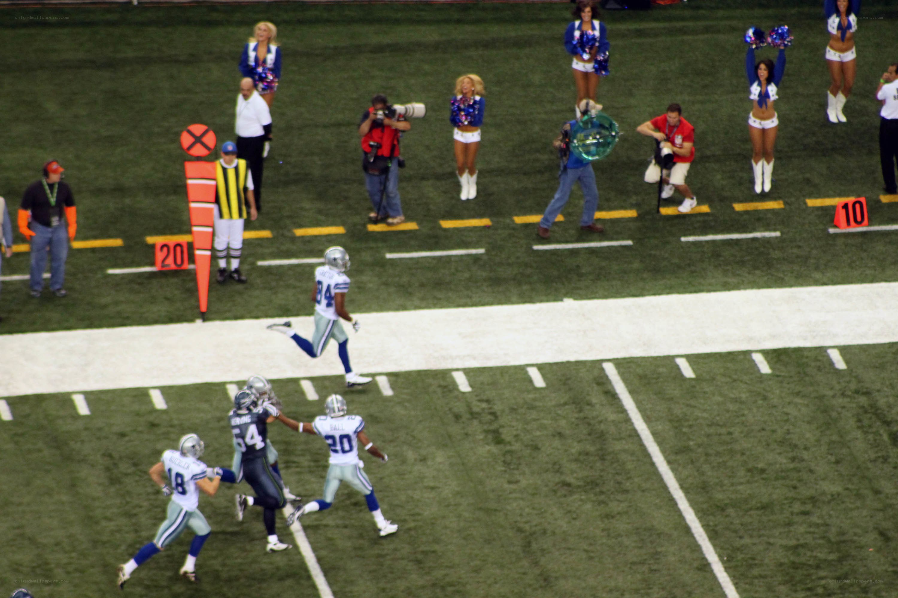 Football player scoring a touchdown