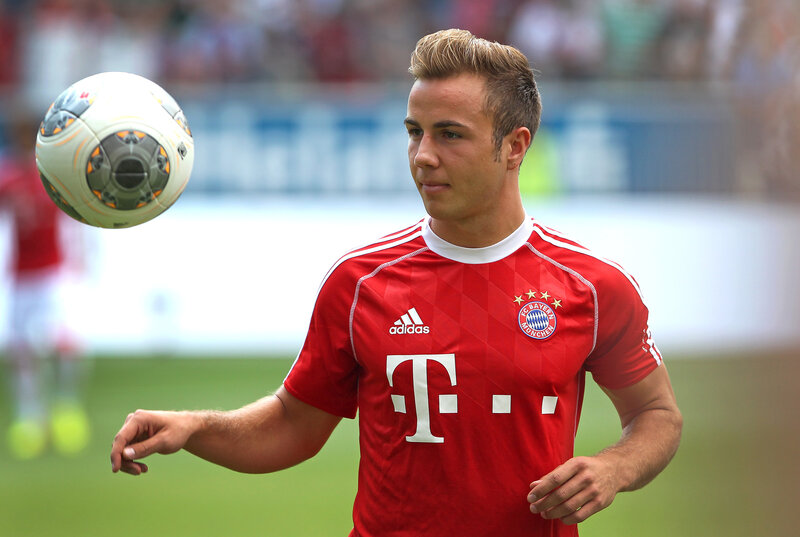 Football Player with Ball — Red