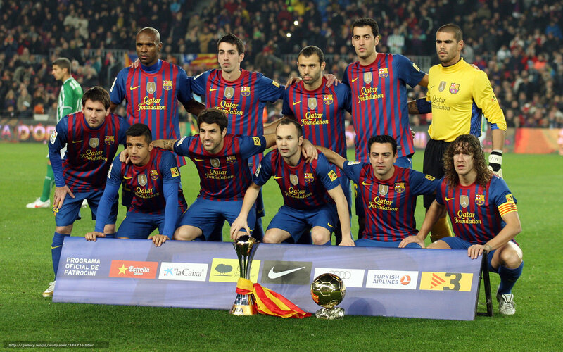 Football Players Posing — Blue