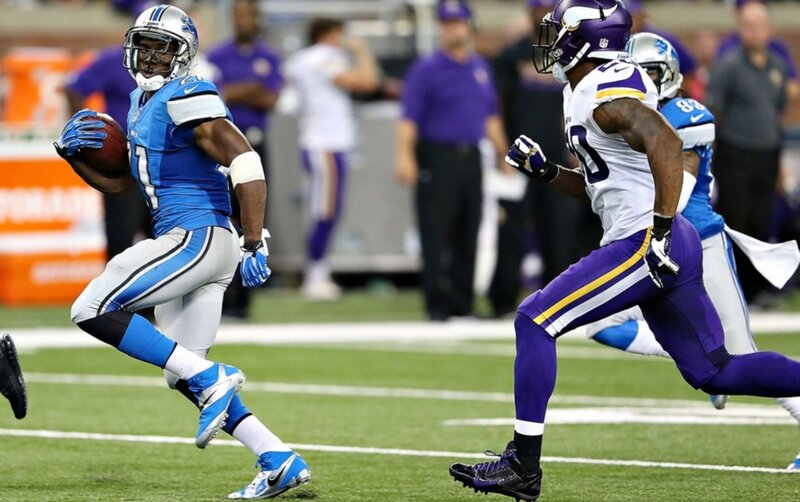 Football Players Running — Purple